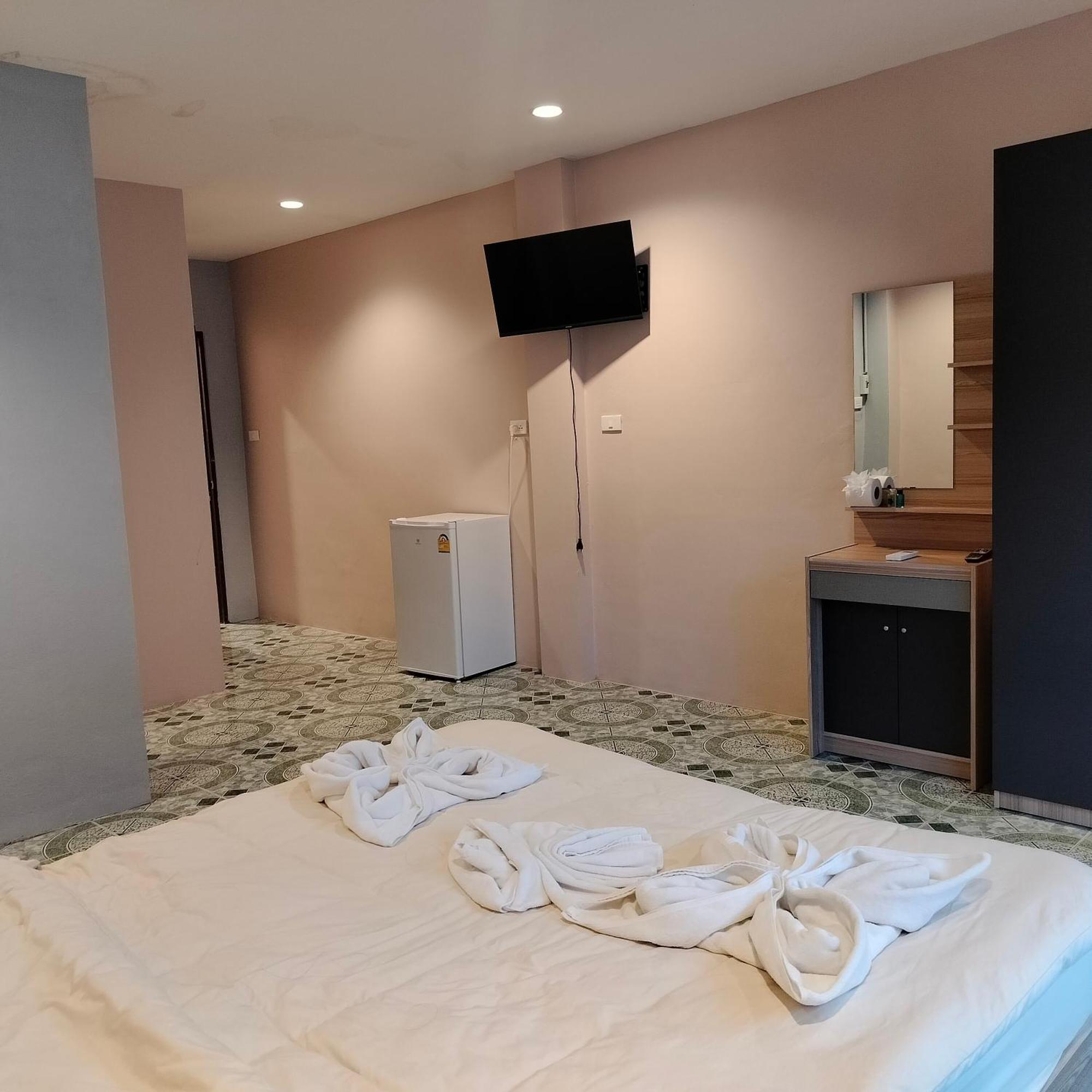 Taxim Residence Boutique Hotel Patong Extérieur photo